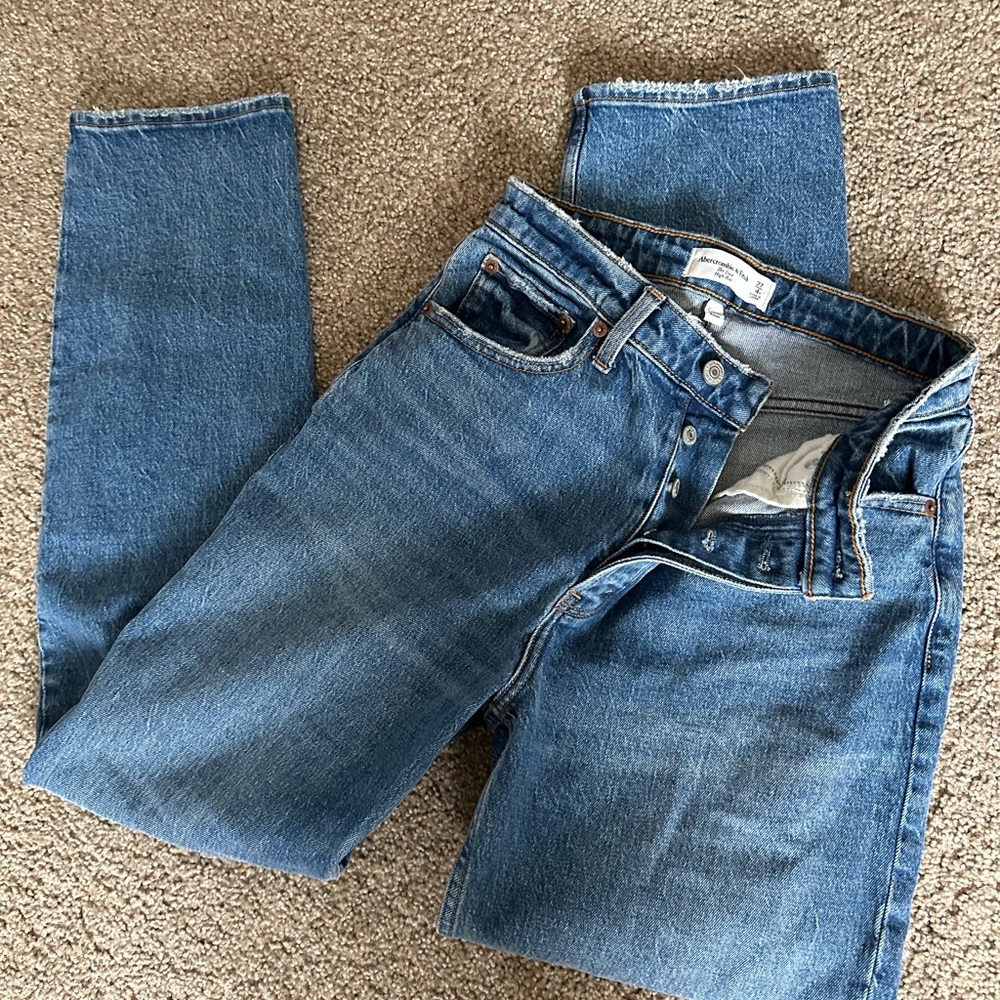 Womens Abercrombie size 27 (size 4) jeans